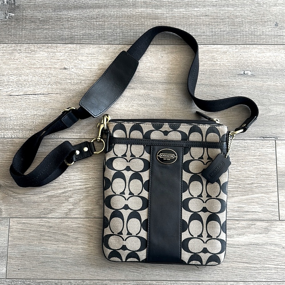 Coach crossbody bag BRAND NEW WITHOUT TAGS